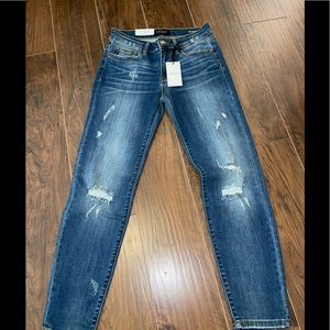 Judy Blue relaxed fit jeans size 5/27 NWT